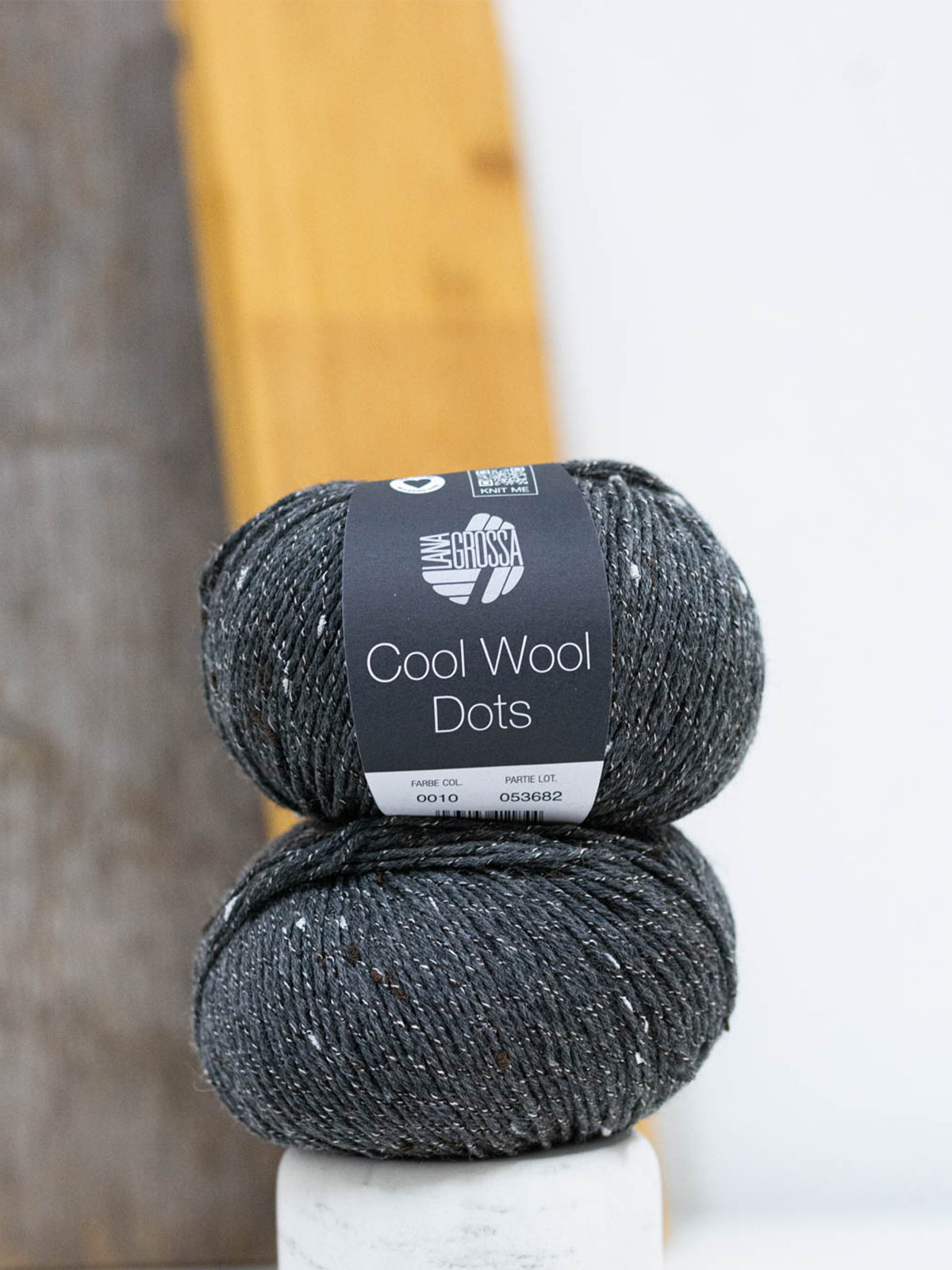 Cool Wool Dots 010 Dunkelgrau