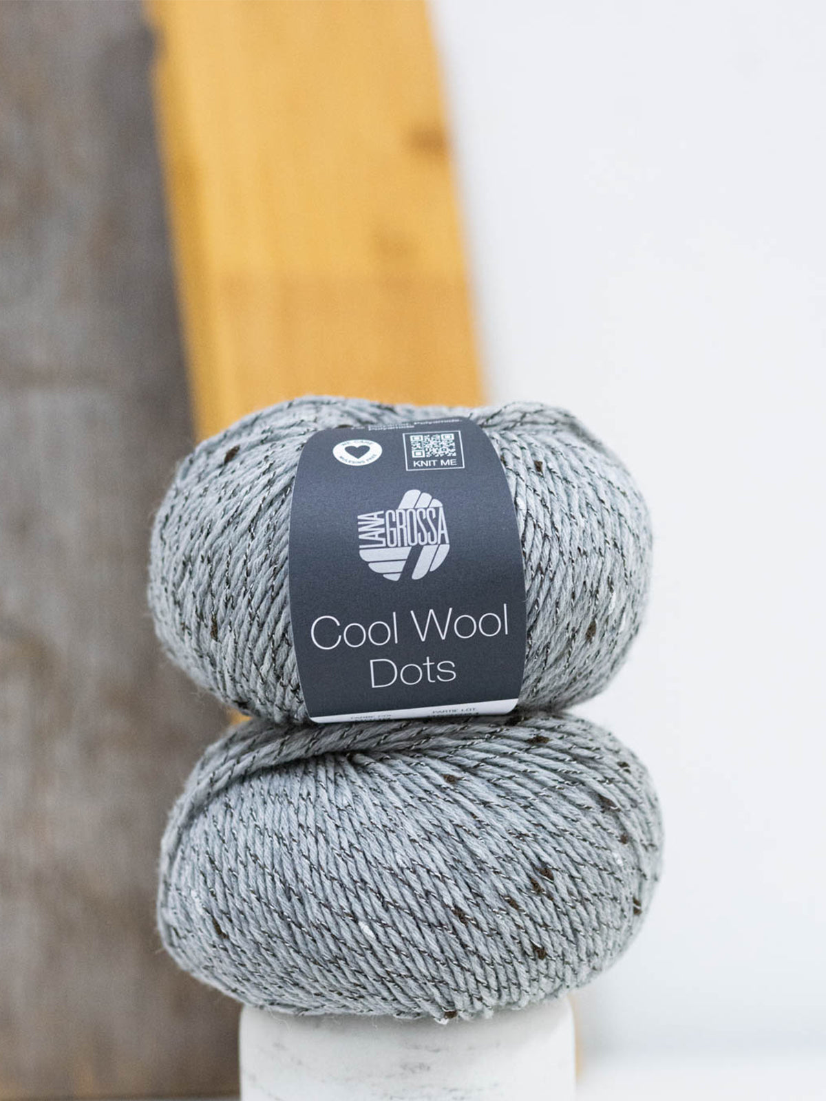 Cool Wool Dots 009 Hellgrau