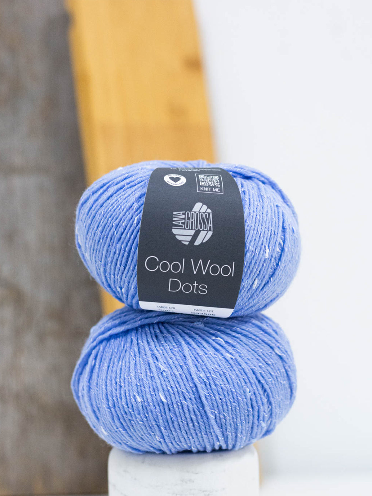 Cool Wool Dots 001 Hellblau