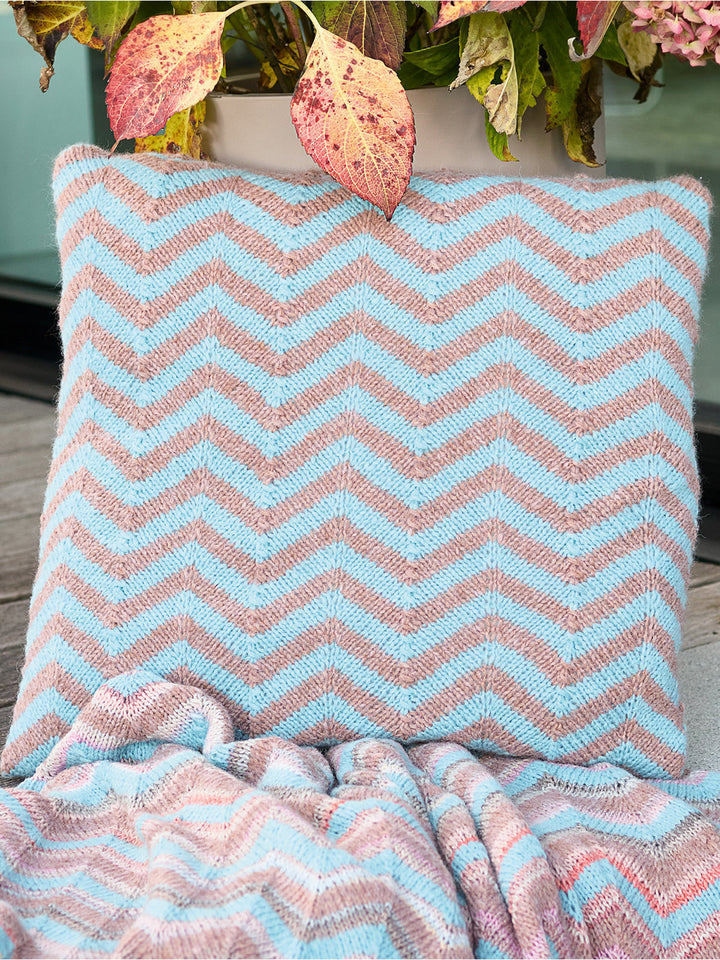 Strickpaket Brigitte No. 2 Zickzack-Kissenhülle