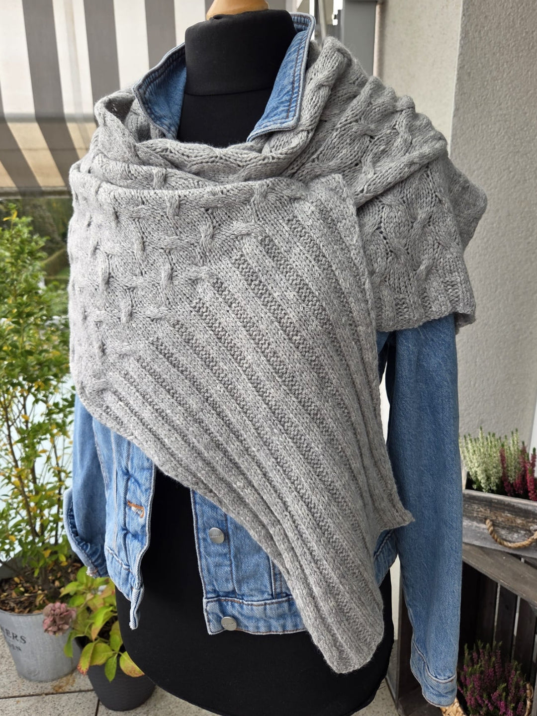 Strickpaket Lizas Tuch Braid Lines - Cool Merino