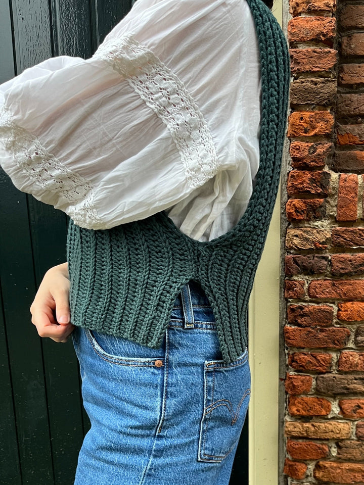 Häkelpaket Cardamom Pullunder – Studio Hook &amp; Yarn