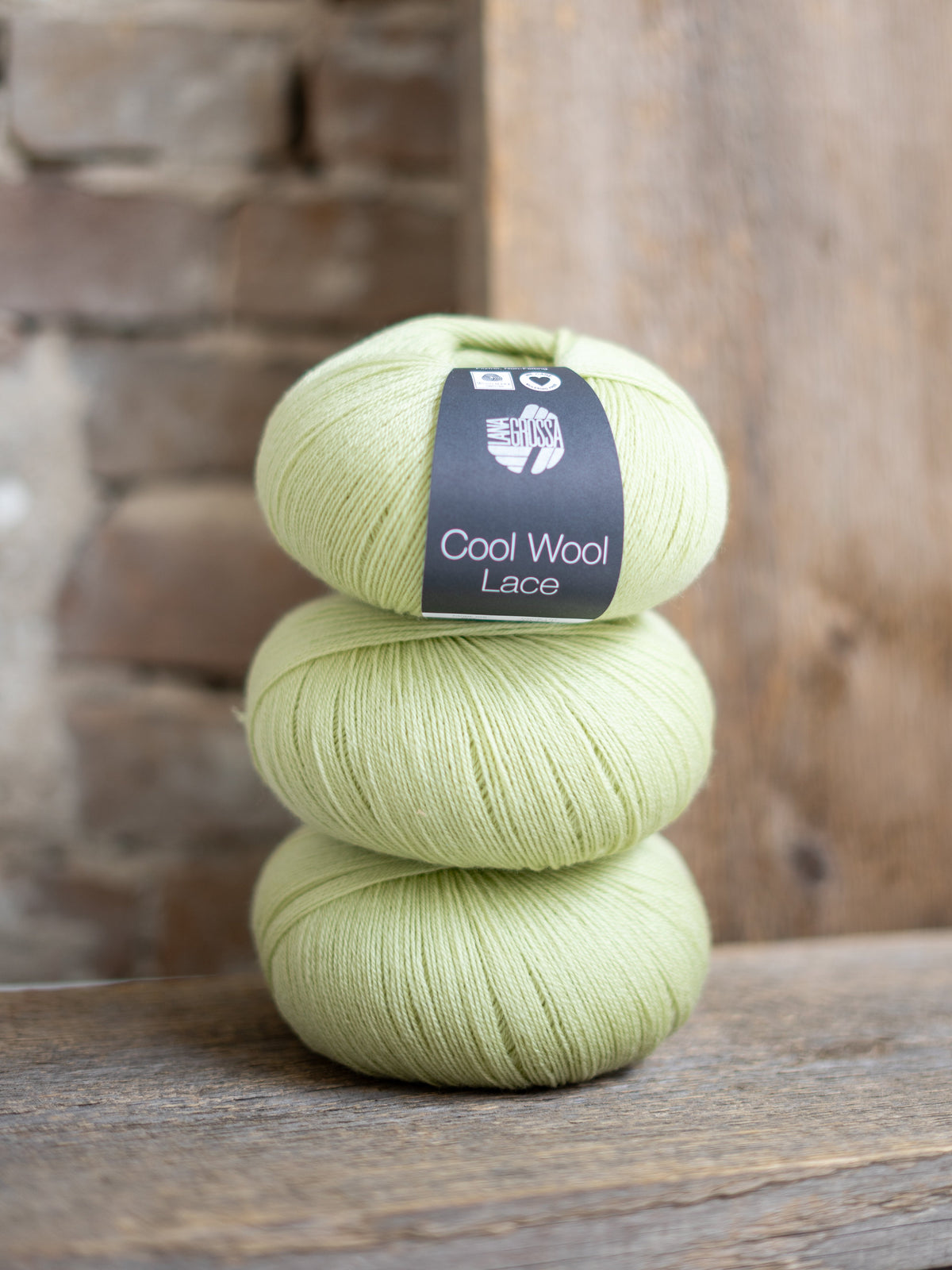 Cool Wool Lace 065 Pastellgrün